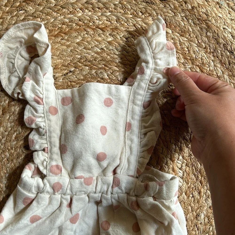 Zara •buttoned back